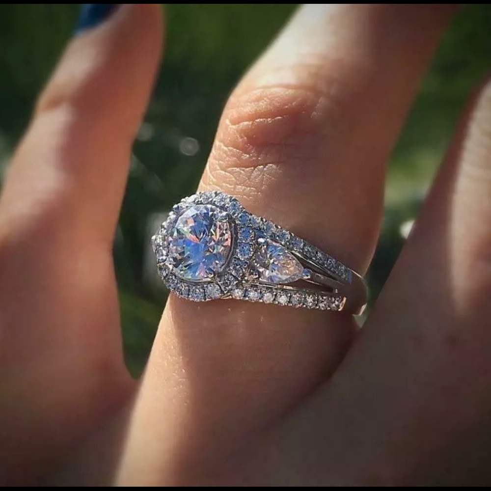 925 Silver White Topaz Ring Size 9